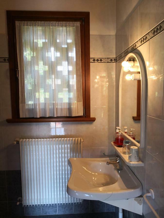 Trattoria Bar Oasi Hotel Pocenia Екстериор снимка