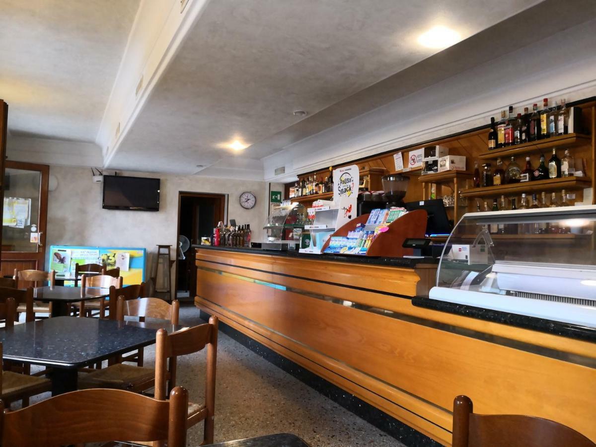 Trattoria Bar Oasi Hotel Pocenia Екстериор снимка