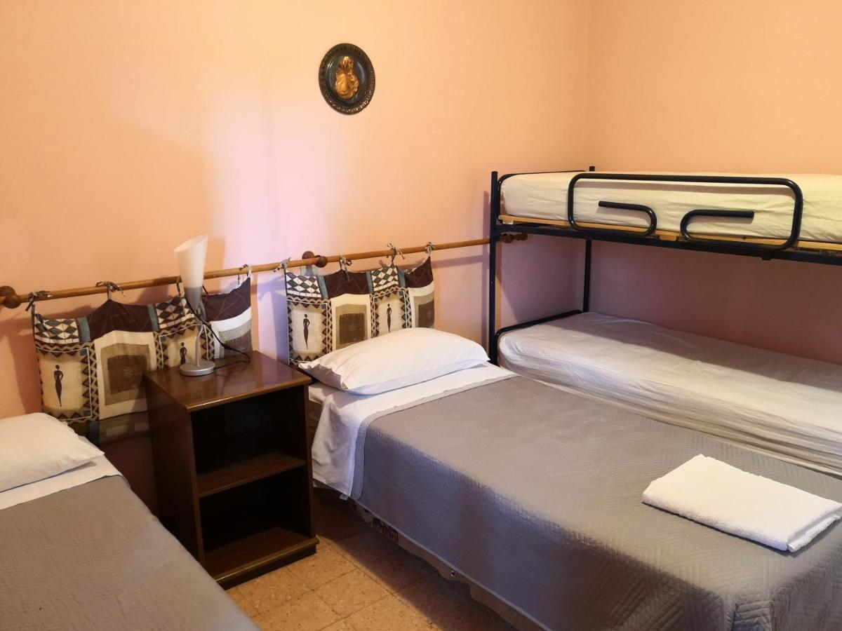 Trattoria Bar Oasi Hotel Pocenia Екстериор снимка